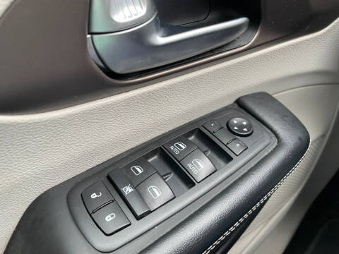 2021 Chrysler Voyager LX