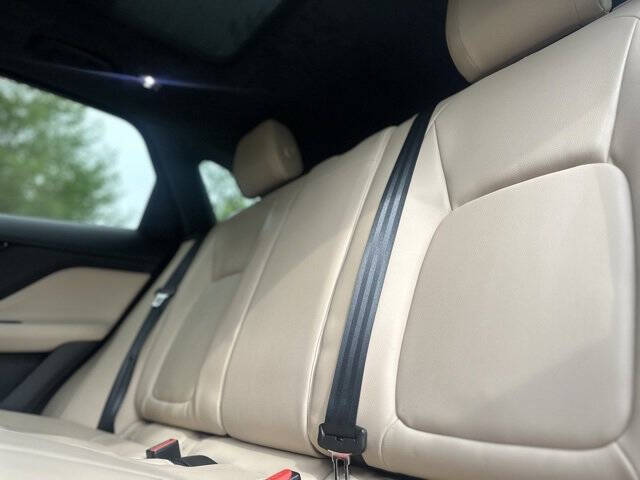 2019 Jaguar F-PACE 25t Premium