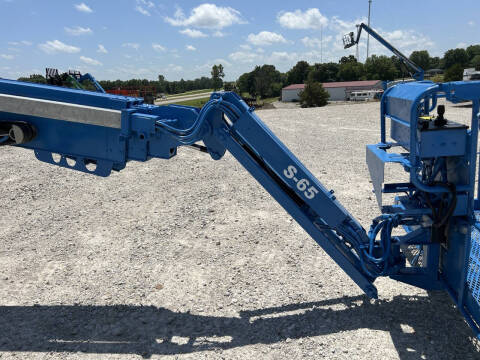 2017 Genie 65' Manlift