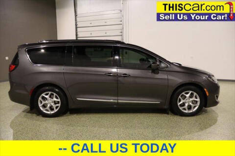 2017 Chrysler Pacifica Touring-L Plus