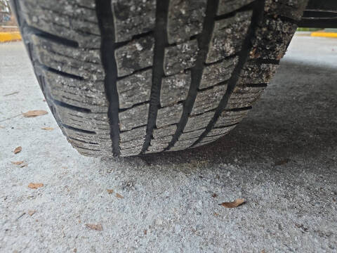 2011 Nissan Pathfinder LE