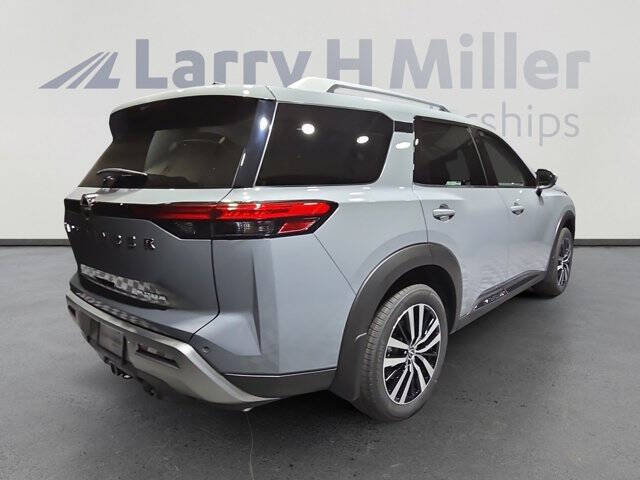 2025 Nissan Pathfinder Platinum