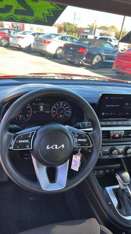 2023 Kia Forte LXS photo 23