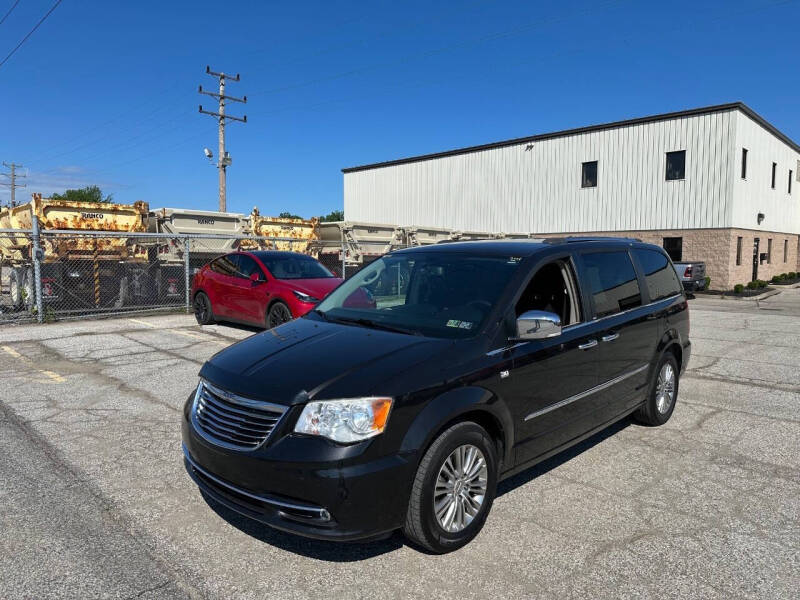 2014 Chrysler Town and Country 30th Anniversary