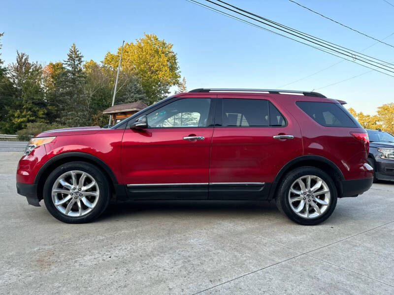 2011 Ford Explorer XLT photo 2