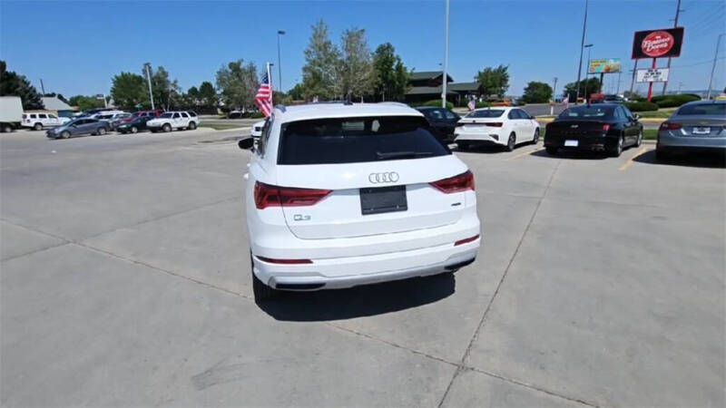 2021 Audi Q3 quattro Premium 40 TFSI