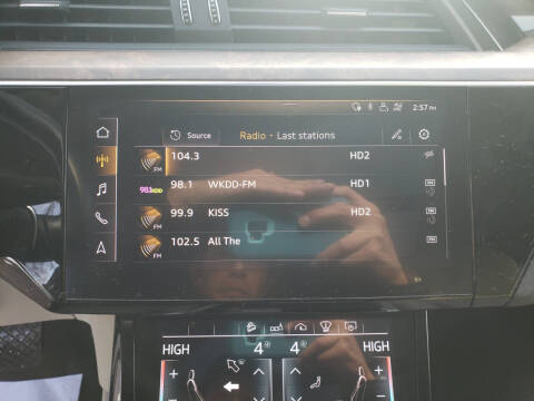 2019 Audi e-tron quattro Prestige