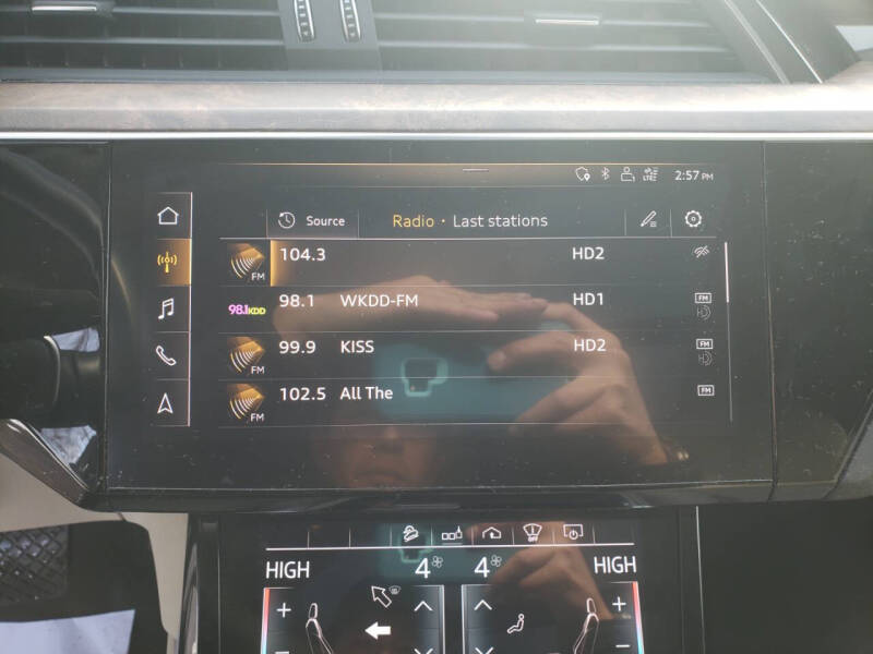 2019 Audi e-tron quattro Prestige