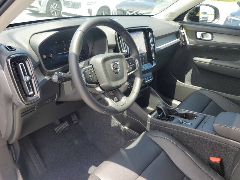 2026 Volvo XC40 B4 Core