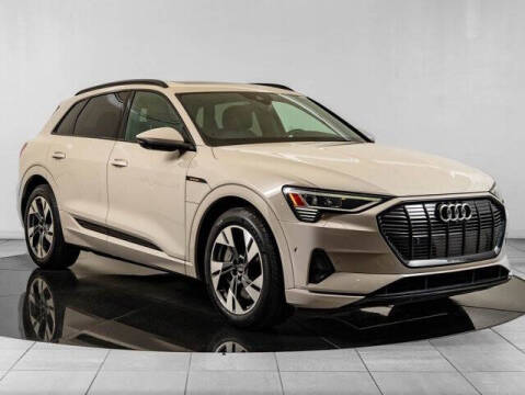 2022 Audi e-tron quattro Premium