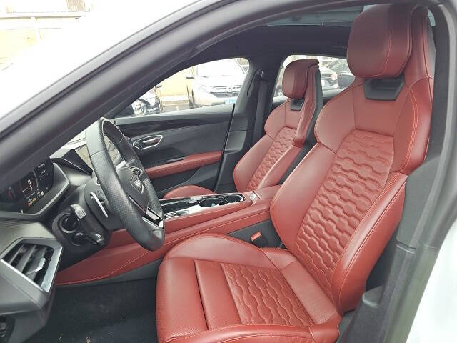 2023 Audi e-tron GT quattro Prestige