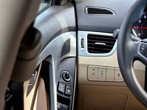 2014 Hyundai Elantra SE