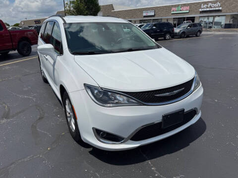 2017 Chrysler Pacifica Touring Plus