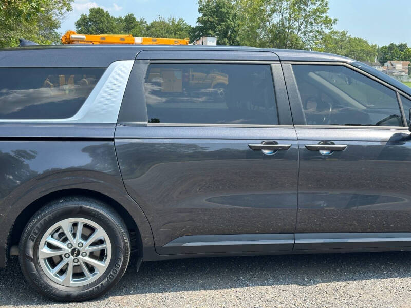 2022 Kia Carnival LX
