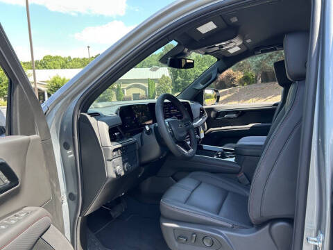 2025 Chevrolet Tahoe RST