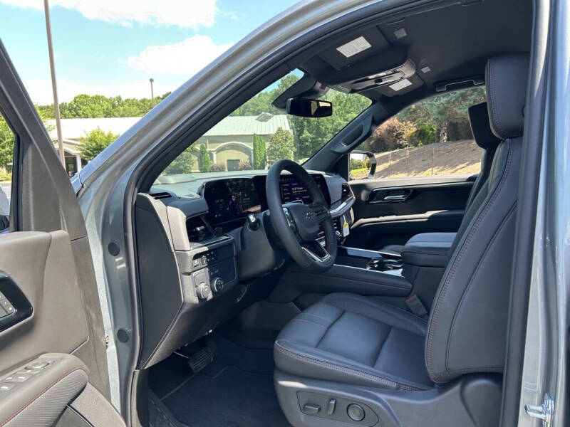 2025 Chevrolet Tahoe RST