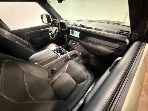 2024 Land Rover Defender 90 P400 X-Dynamic SE