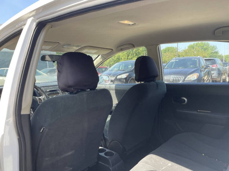 2012 Nissan Versa 1.8 S