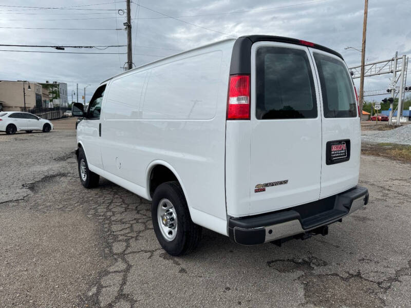 2024 Chevrolet Express 3500