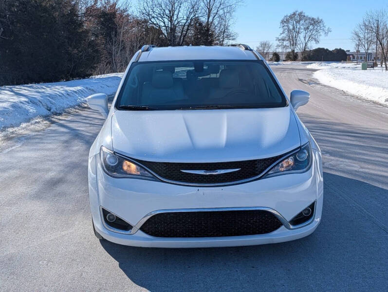 2017 Chrysler Pacifica Touring-L Plus