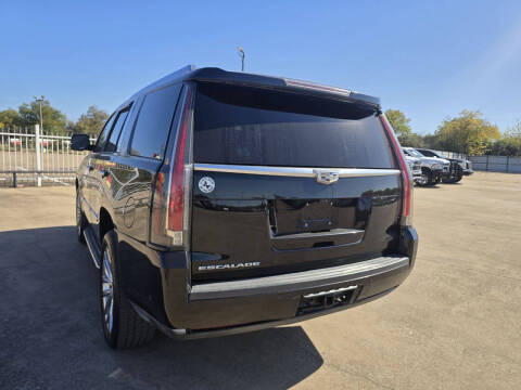 2017 Cadillac Escalade Luxury