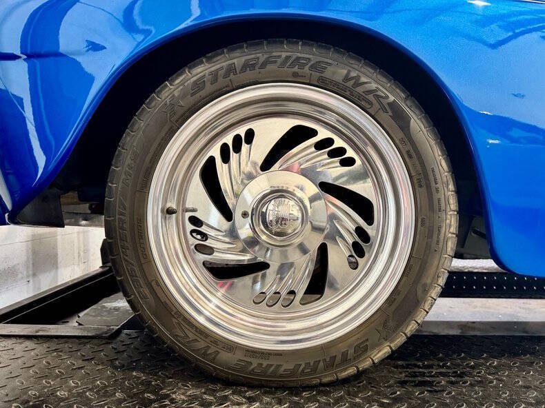 1948 Ford Super Deluxe