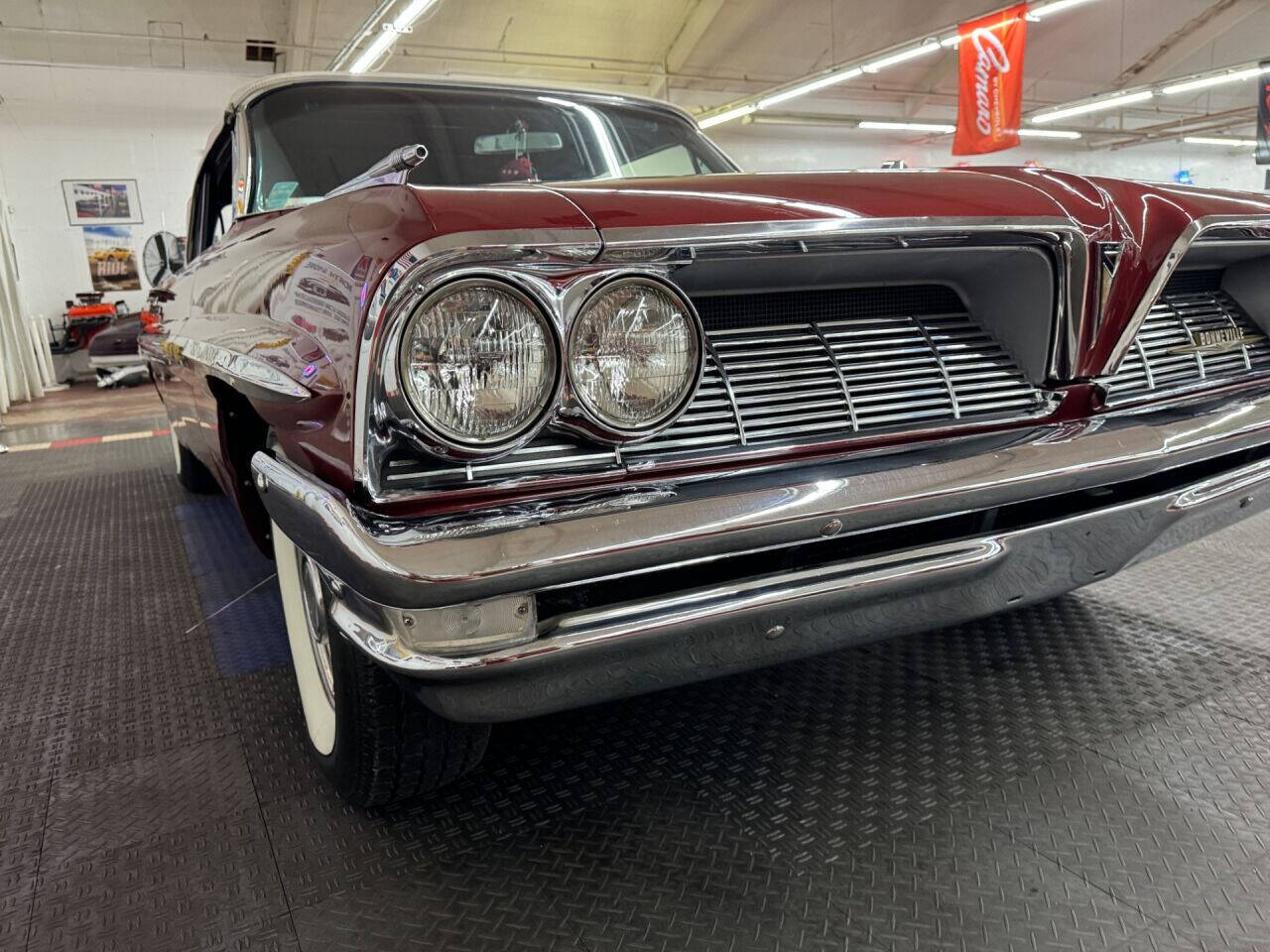 1961 Pontiac Bonneville 7