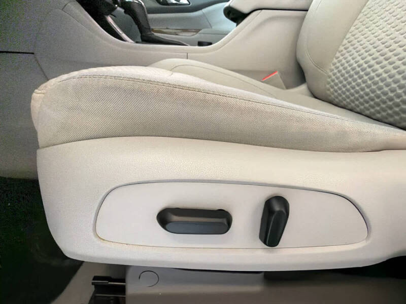 2017 GMC Acadia SLE-2