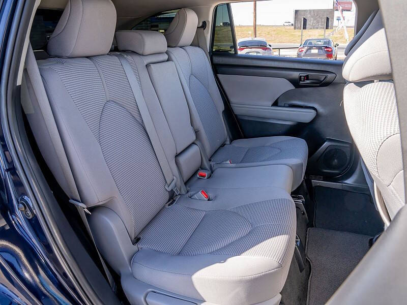 2020 Toyota Highlander LE