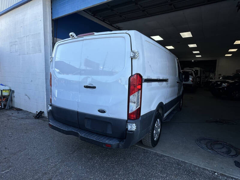 2015 Ford Transit 150
