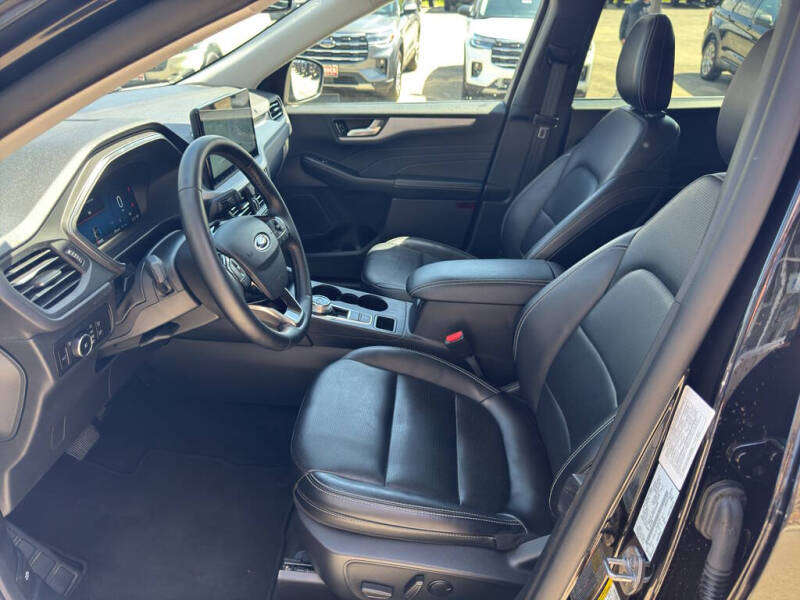 2025 Ford Escape Platinum