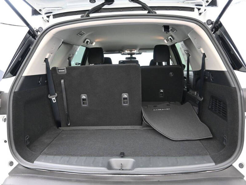 2025 Nissan Pathfinder S