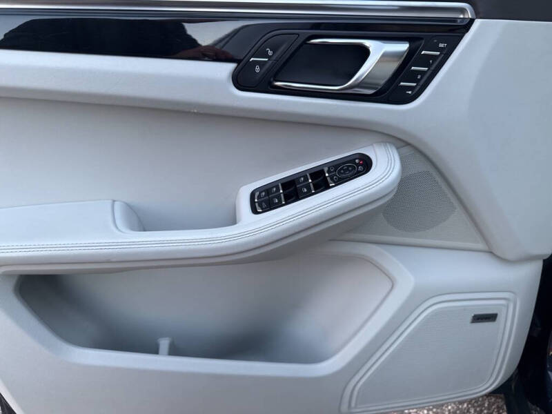 2018 Porsche Macan S