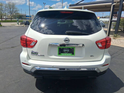 2019 Nissan Pathfinder SL