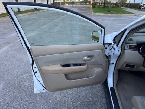 2008 Nissan Versa 1.8 SL