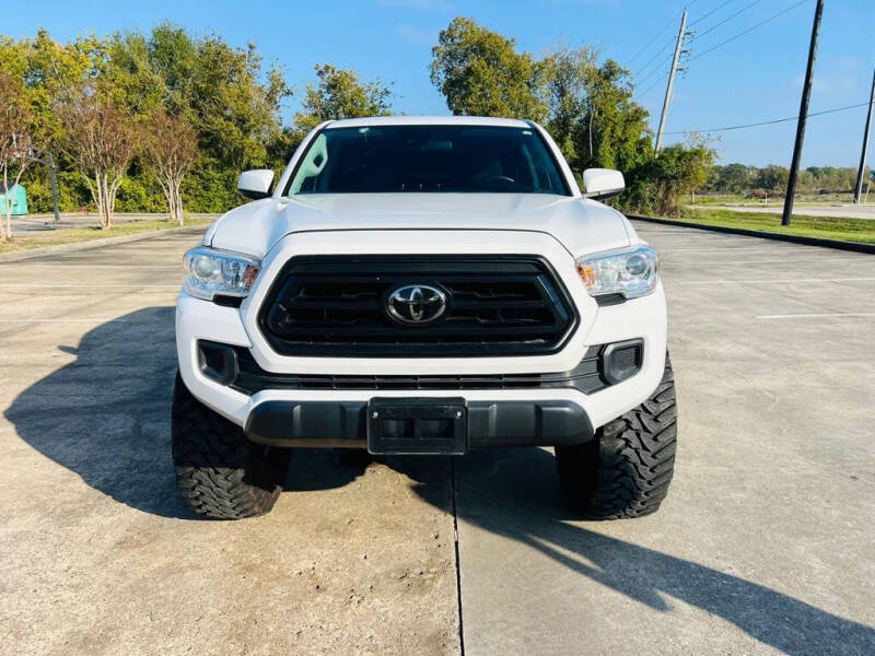 2022 Toyota Tacoma SR photo 2