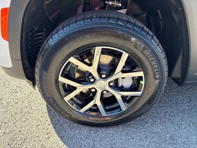 2025 Jeep Grand Cherokee Laredo X