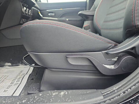 2026 Mitsubishi Outlander Sport SE