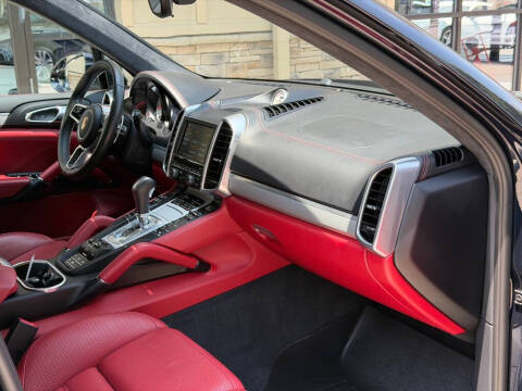 2016 Porsche Cayenne GTS
