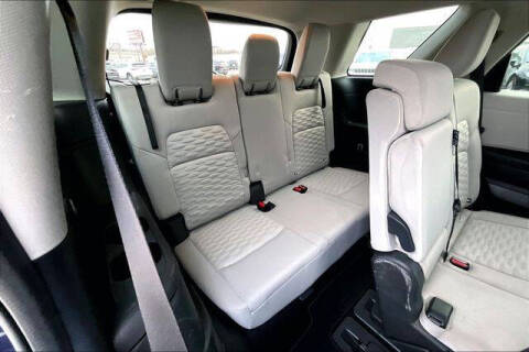 2022 Nissan Pathfinder SV