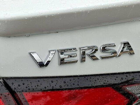 2025 Nissan Versa SR