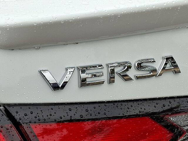 2025 Nissan Versa SR