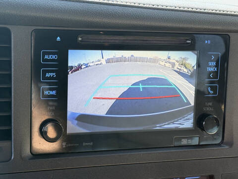 2017 Toyota Sienna XLE 8-Passenger