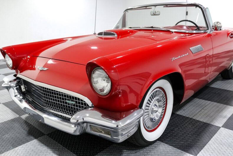 1957 Ford Thunderbird