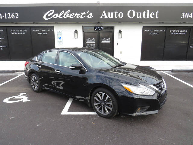 2017 Nissan Altima for sale at Colbert's Auto Outlet in Hickory, NC