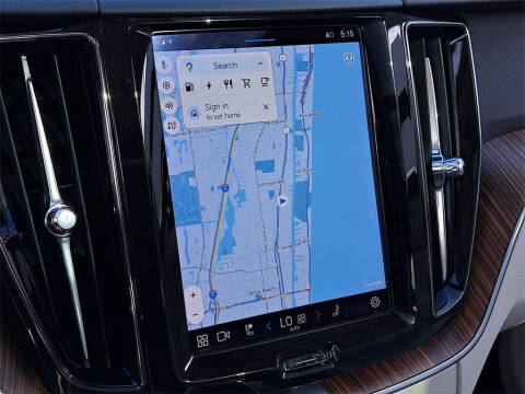 2022 Volvo XC60 Recharge T8 Inscription Expression