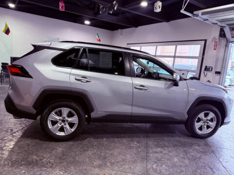 2019 Toyota RAV4 Hybrid LE