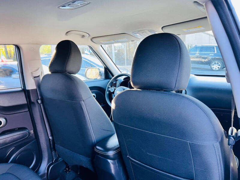 2016 Kia Soul +