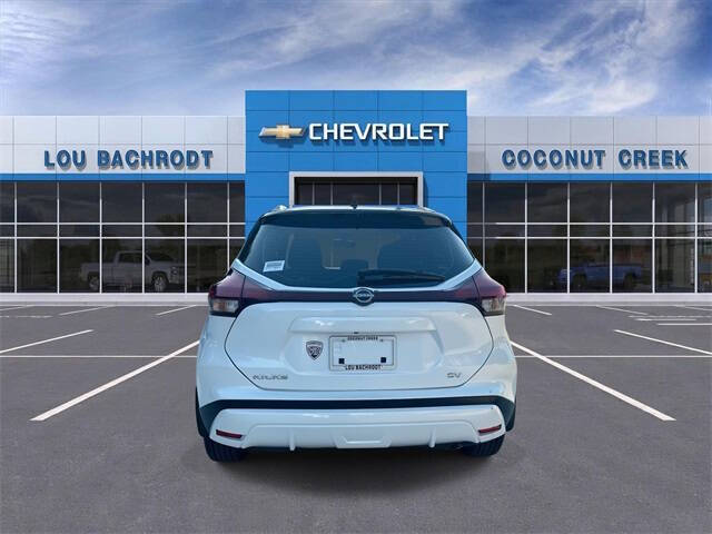 2022 Nissan Kicks SV