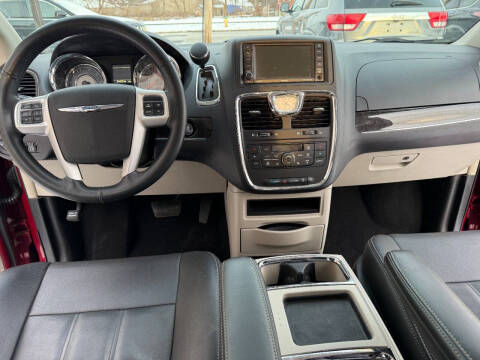 2016 Chrysler Town and Country Touring